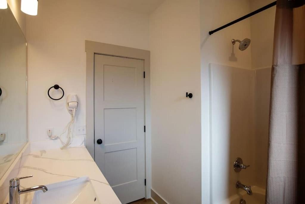 Coral Reef - Brand New Build, Pet Friendly, Private Pool! Sleeps 9! Villa Panama City Beach Eksteriør billede