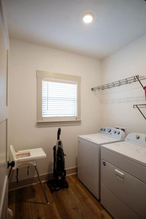 Coral Reef - Brand New Build, Pet Friendly, Private Pool! Sleeps 9! Villa Panama City Beach Eksteriør billede