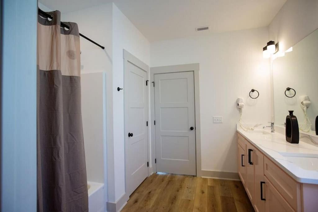 Coral Reef - Brand New Build, Pet Friendly, Private Pool! Sleeps 9! Villa Panama City Beach Eksteriør billede